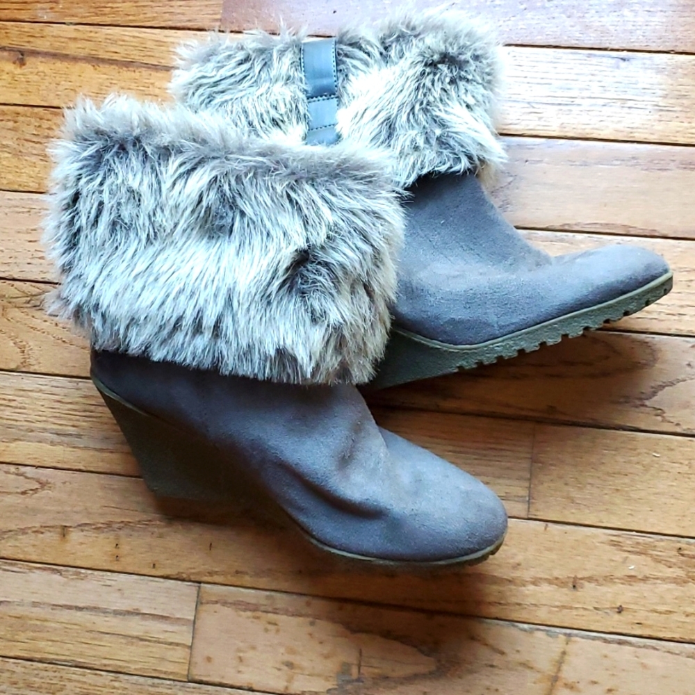 3 inch wedged boots with fur